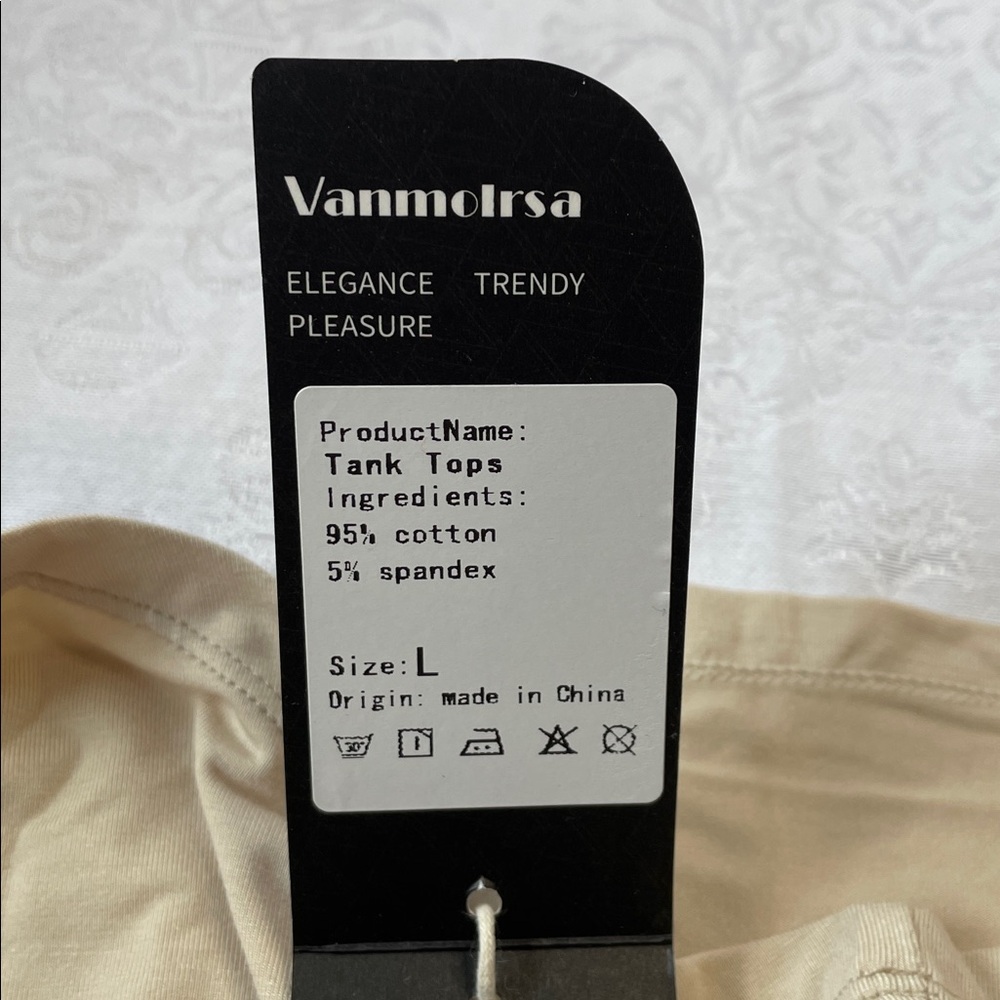 NWT VANMOLRSA Sleeveless Crewneck Tank Top in Beige.  Size Large - Picture 5 of 6